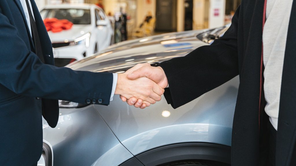 carspector kaufbegleitung autokauf auto autos kaufen unterstützung zusammen team begleiten begleitung gebrauchtwagen sicherheit hilfe