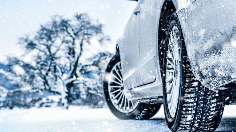 carspector Sicht und Sicherheit bei dunklem Wetter verbessern winter schnee regen reifen scheibe auto winterfest machen