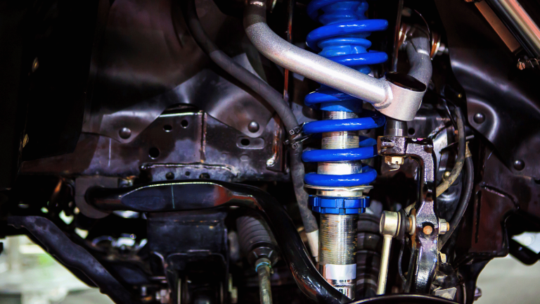 Wie testet man Fahrwerk und Stoßdämpfer ohne Bühne?