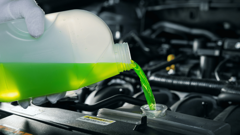 Wie erkenne ich Öl im Kühlwasser?