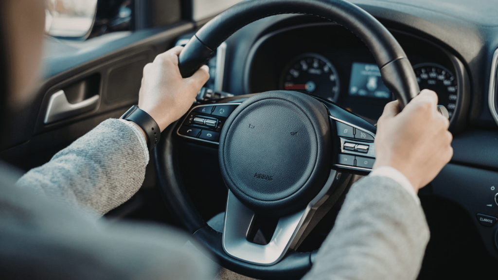 Lenkrad steht schief: Ursachen, Symptome und was du jetzt tun solltest