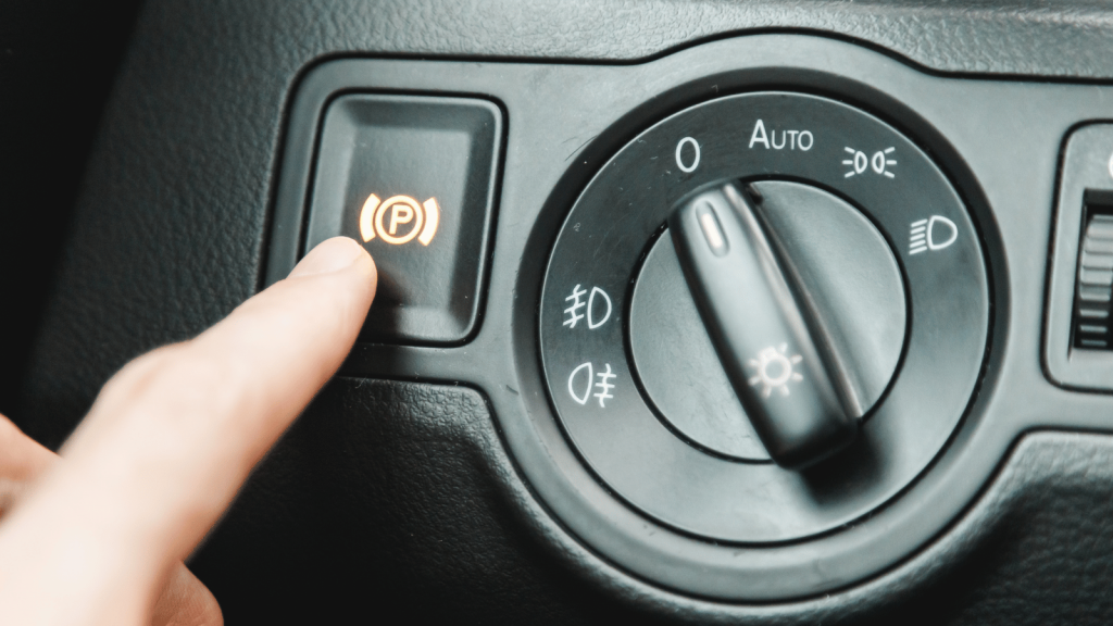 Elektrische Parkbremse testen: Funktion und Defekte prüfen
